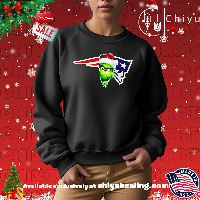 Original Grinch Peeking Through New England Patriots Christmas Holiday shirt, Hoodie, Sweatshirt, Poster Canvas, Mug, Ornaments Original Grinch Peeking Through New England Patriots Christmas Holiday shirt, Hoodie, Sweatshirt, Poster Canvas, Mug, Ornaments