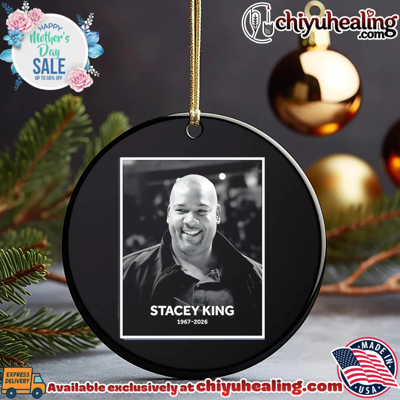 In memory Chicago Bulls broadcaster Stacey King 1967-2026 poster shirt essential shirt & hoodie | 2026 Edition Drop In memory Chicago Bulls broadcaster Stacey King 1967-2026 poster shirt
